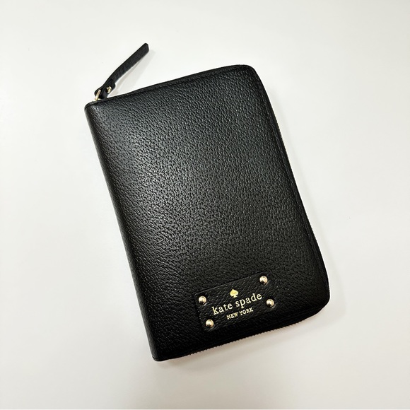 kate spade Accessories - SOLD Kate Spade Wellesley Agenda Planner Organizer